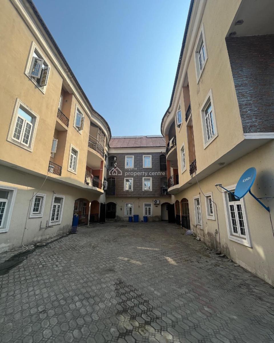 Lovely 3 Bedroom Apartment with Bq, Chevron, Lekki, Lagos, Block of Flats for Sale