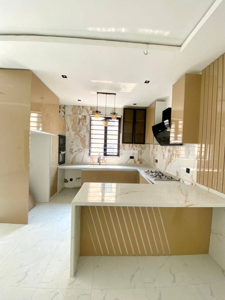 2 Bedroom Apartment with Elevator, Lekki Phase 1, Lekki, Lagos, Flat / Apartment for Sale