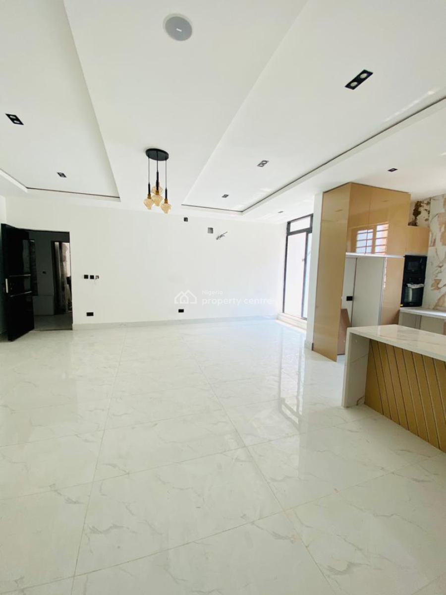2 Bedroom Apartment with Elevator, Lekki Phase 1, Lekki, Lagos, Flat / Apartment for Sale