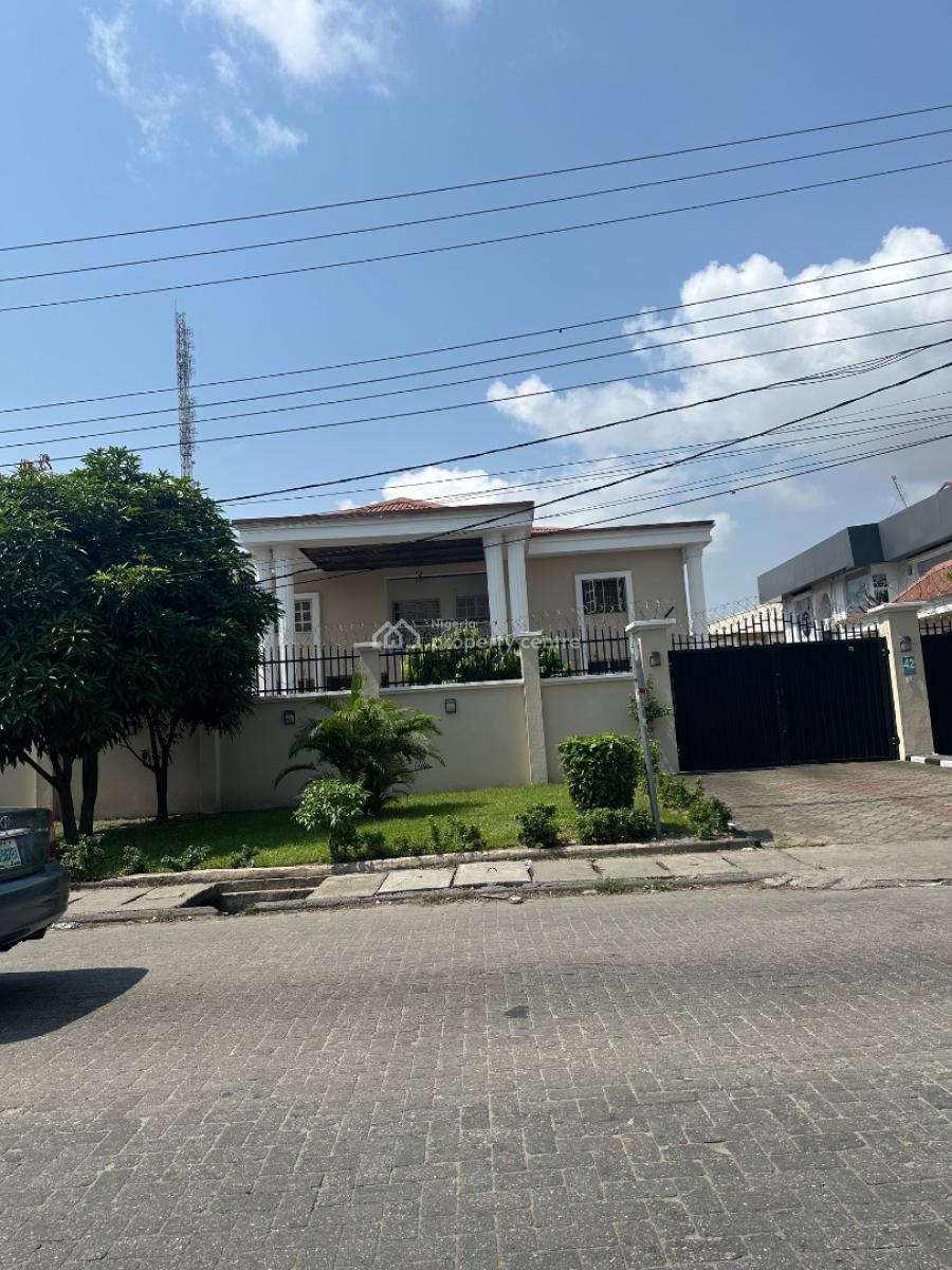 6 Bedroom Detached, Lekki Phase 1, Lekki, Lagos, Plaza / Complex / Mall for Rent