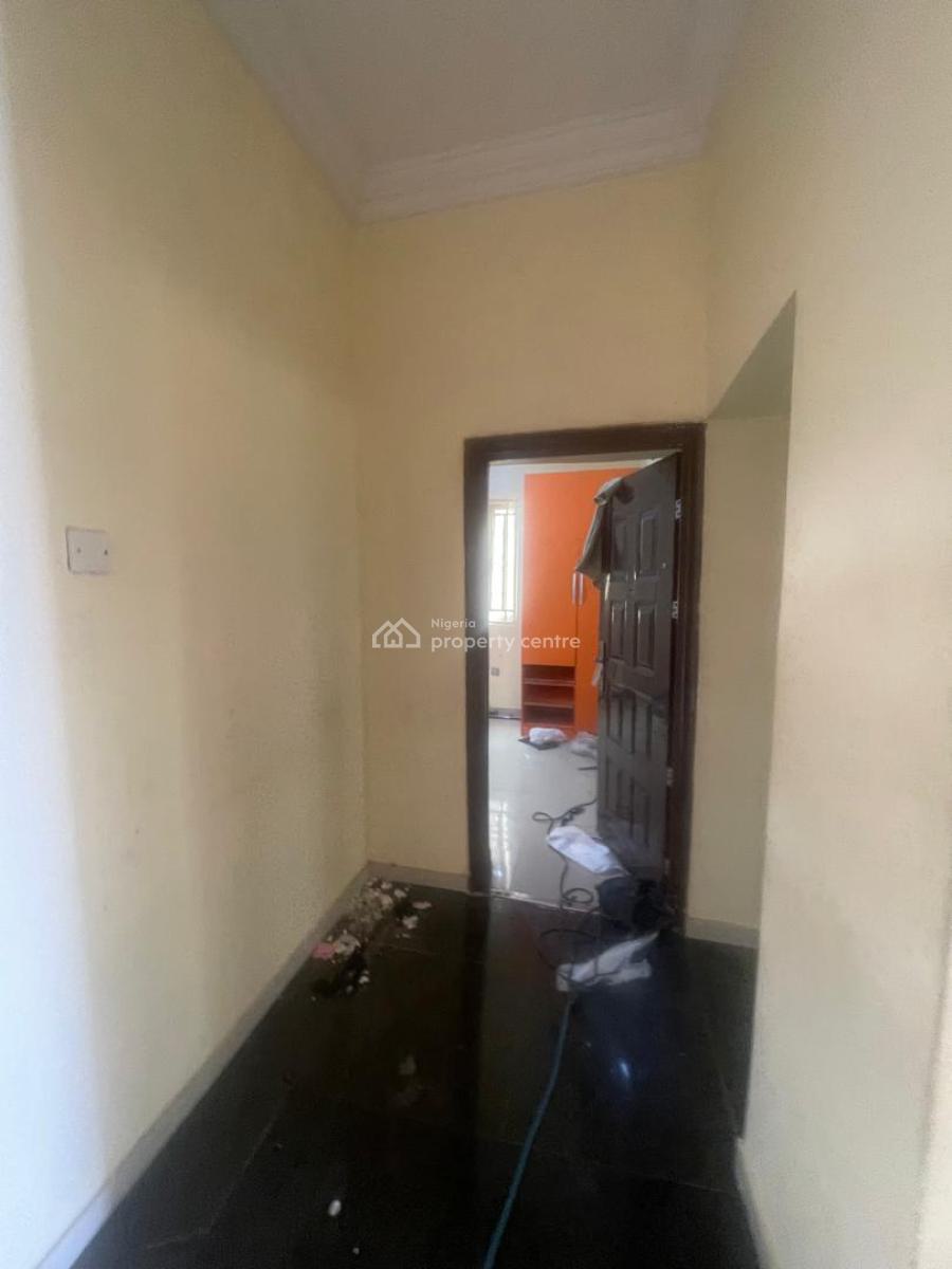 Specious 3 Bedroom Flat, Gra Phase 1, Magodo, Lagos, Flat / Apartment for Rent