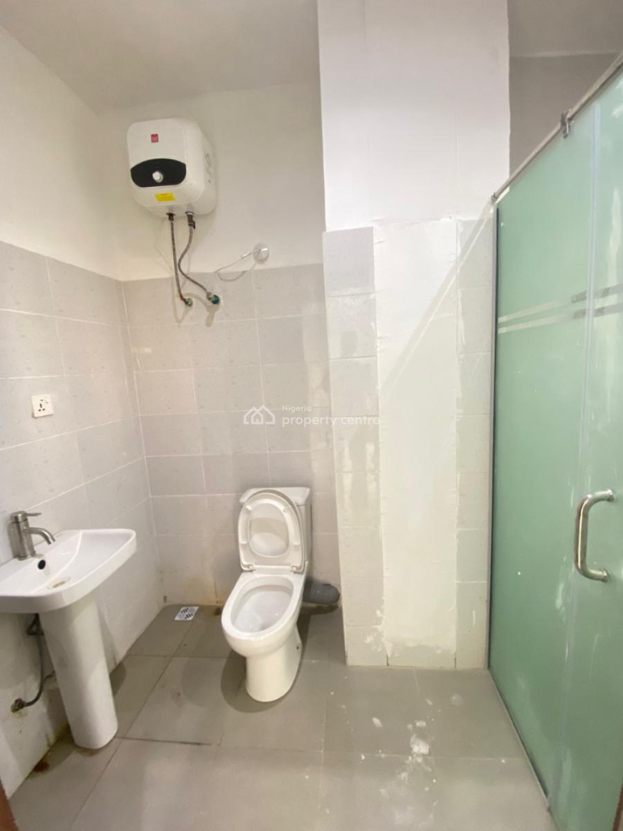 Exclusive 3 Bedroom Serviced Apartment with Elevator and Gym, Off Admiralty, Lekki Phase 1, Lekki, Lagos, Flat / Apartment for Rent