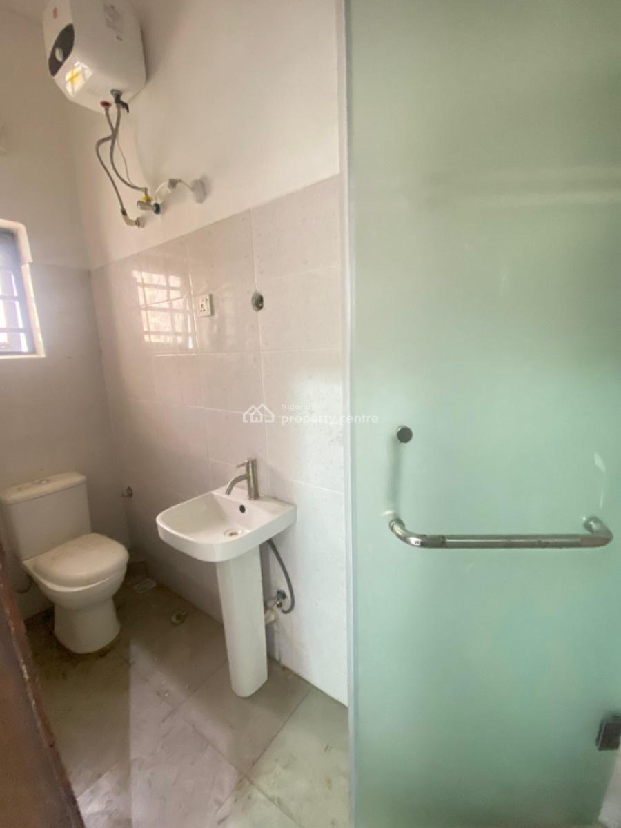 Exclusive 3 Bedroom Serviced Apartment with Elevator and Gym, Off Admiralty, Lekki Phase 1, Lekki, Lagos, Flat / Apartment for Rent