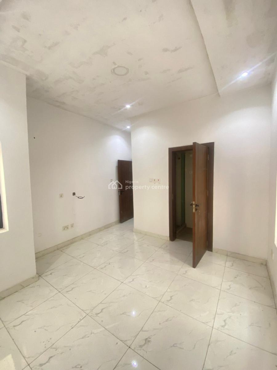 Exclusive 3 Bedroom Serviced Apartment with Elevator and Gym, Off Admiralty, Lekki Phase 1, Lekki, Lagos, Flat / Apartment for Rent