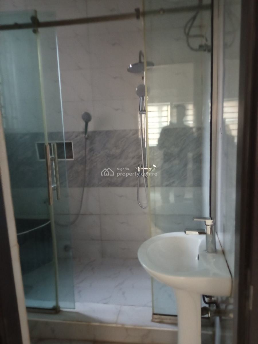 Spacious 2 Bedroom Apartment with a Room Bq, Eleganza Gardens Opposite Vgc, Lekki, Lagos, Flat / Apartment for Rent