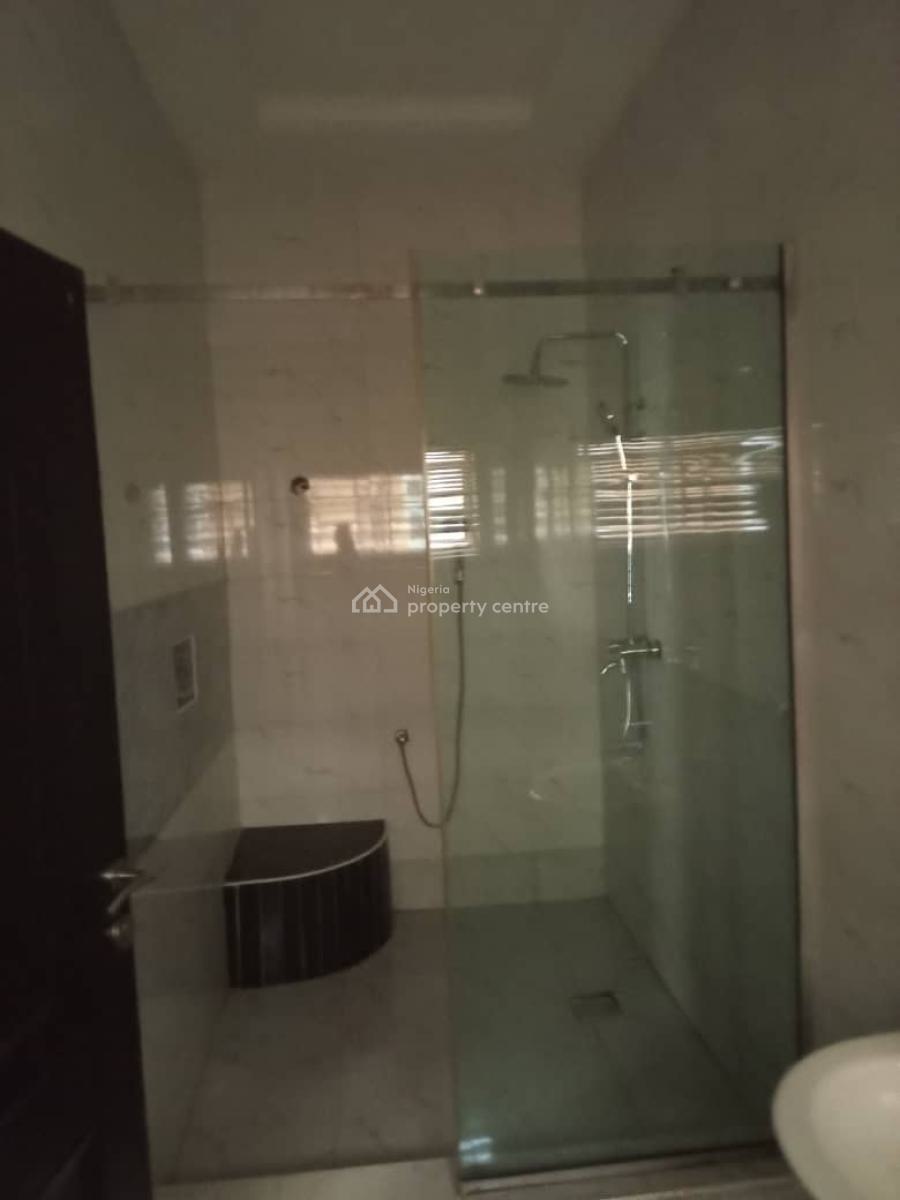 Spacious 2 Bedroom Apartment with a Room Bq, Eleganza Gardens Opposite Vgc, Lekki, Lagos, Flat / Apartment for Rent