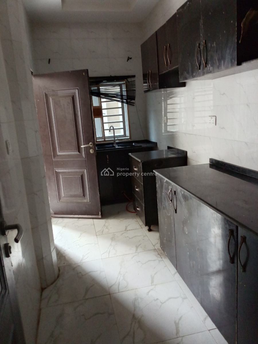 Spacious 2 Bedroom Apartment with a Room Bq, Eleganza Gardens Opposite Vgc, Lekki, Lagos, Flat / Apartment for Rent