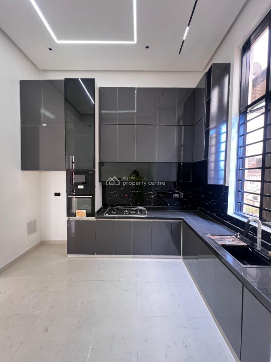 Luxury Spacious 3bedroom Serviced Apartment with Pool, Elevator & Gym, Lekki Phase 1, Lekki, Lagos, Flat / Apartment for Sale