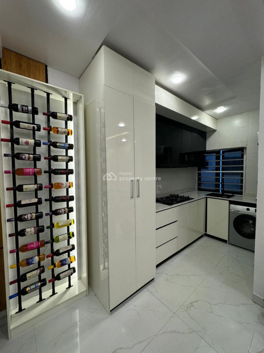 Beautiful 2 Bedroom Apartment with Snooker,pool and Gym, Ikate, Lekki, Lagos, Flat / Apartment Short Let