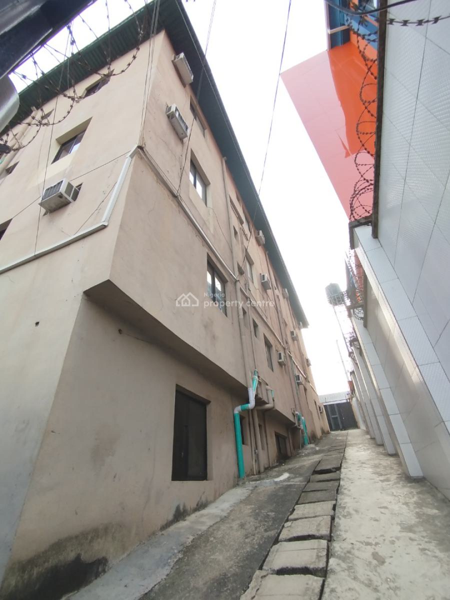 Valuable Hotel on 600sqm 24 Rooms, Ogudu, Lagos, Hotel / Guest House for Sale