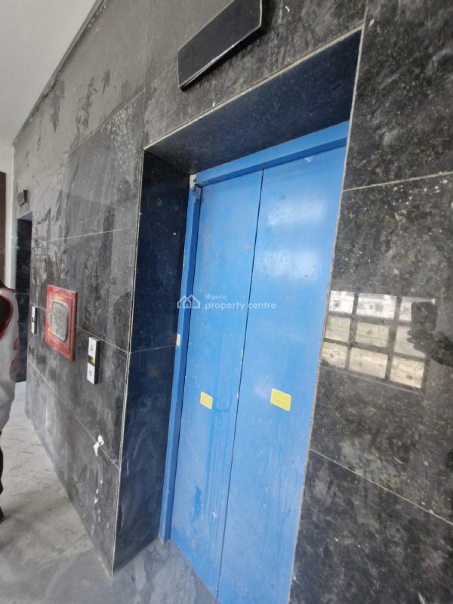 Super Luxury 3 Bedroom with Bq, Elevator, Infinity Pool, Gym, Lekki Phase 1, Lekki, Lagos, Terraced Duplex for Sale