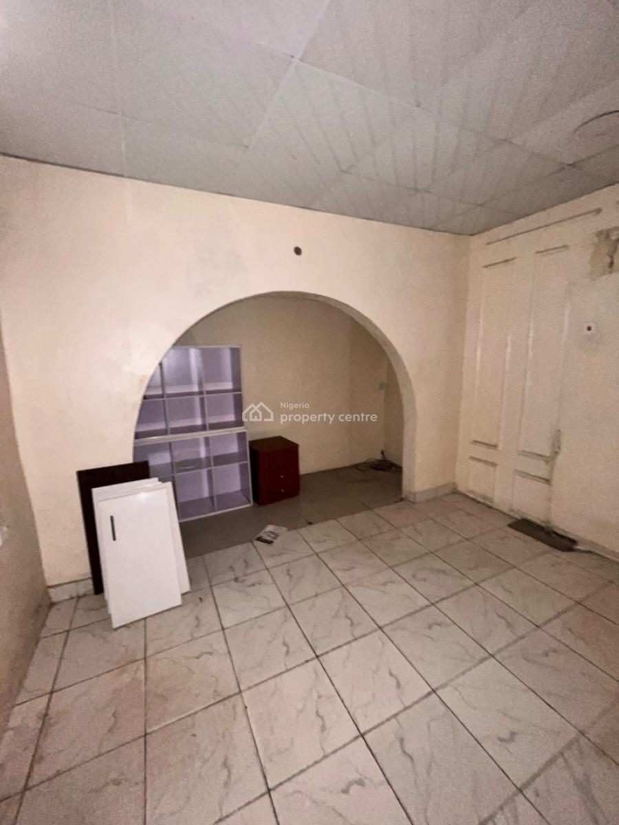 5-bedroom Detached Property with 2 Bq for Commercial Use, Lekki Phase 1, Lekki, Lagos, Detached Duplex for Rent