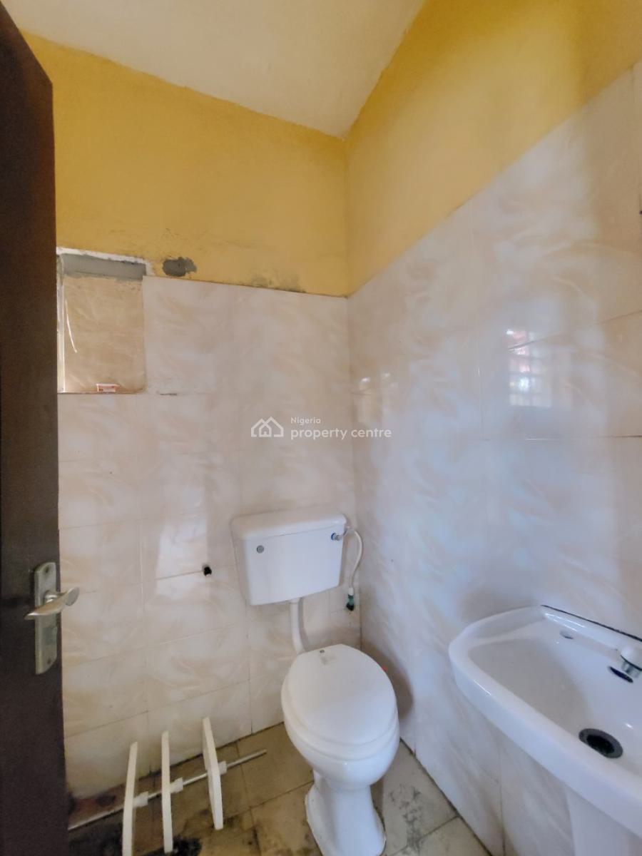 Sharp and Spacious 2 Bedroom Apartment, Unity Layout Estate, Langbasa, Ado, Ajah, Lagos, Flat / Apartment for Rent