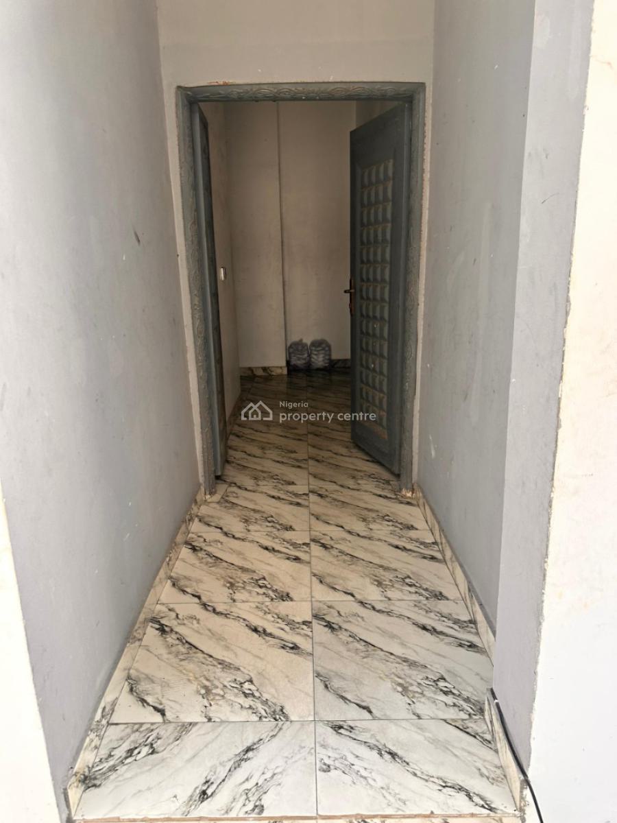 Unfurnished and Spacious 2 Bedroom Flat Apartment, Off Freedom Way, Lekki Phase 1, Lekki, Lagos, Flat / Apartment for Rent