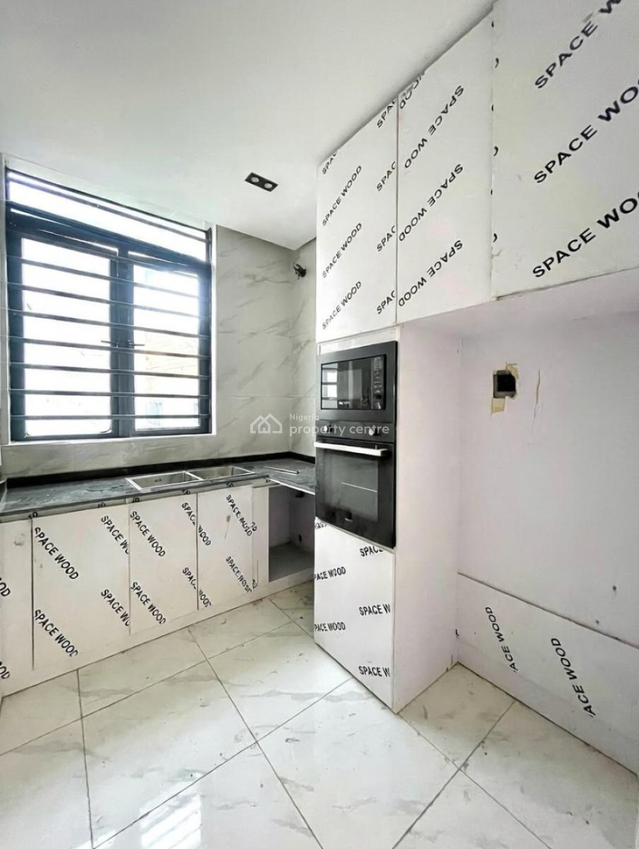 Luxury 2 Bedroom Apartment, Ologolo, Lekki, Lagos, Block of Flats for Sale