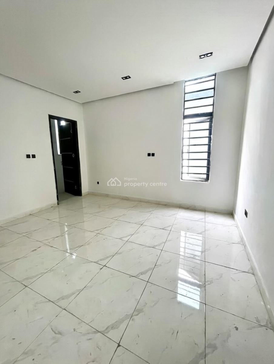 Luxury 2 Bedroom Apartment, Ologolo, Lekki, Lagos, Block of Flats for Sale