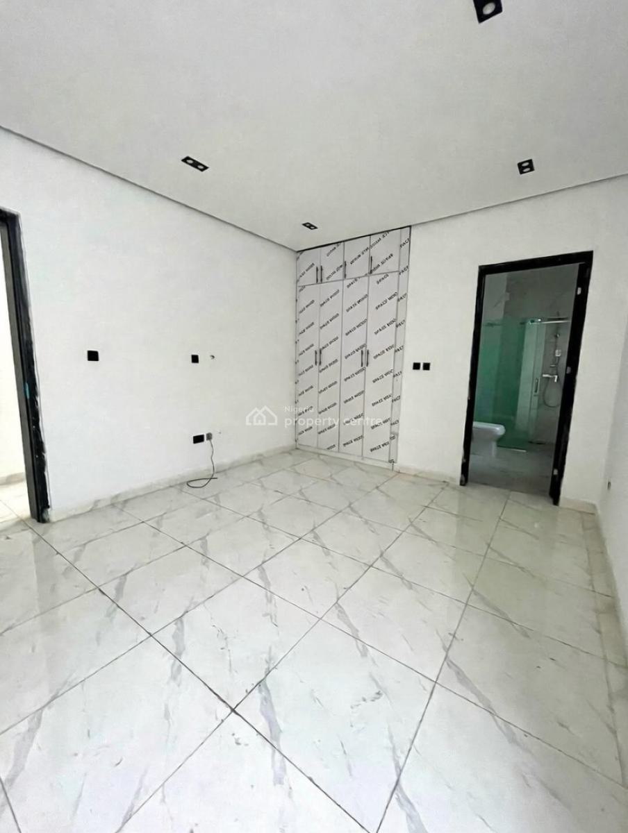 Luxury 1 Bedroom Apartment, Ologolo, Lekki, Lagos, Block of Flats for Sale