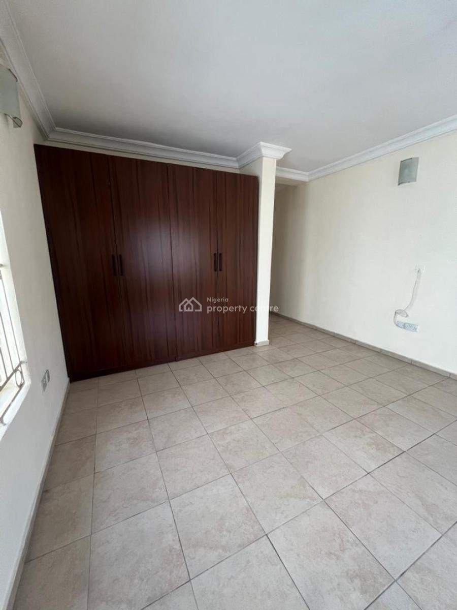 Sharp Spacious 3 Bedrooms Flat with 1 Room Bq on The Ground Floor in a, Lekki Phase 1, Lekki Phase 1, Lekki, Lagos, House for Rent