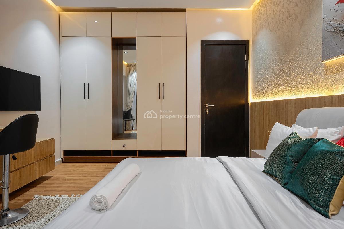 Exclusive 3 Bedrooms Premium Apartment in Lekki 1, Lekki Phase 1, Lekki, Lagos, Flat / Apartment Short Let