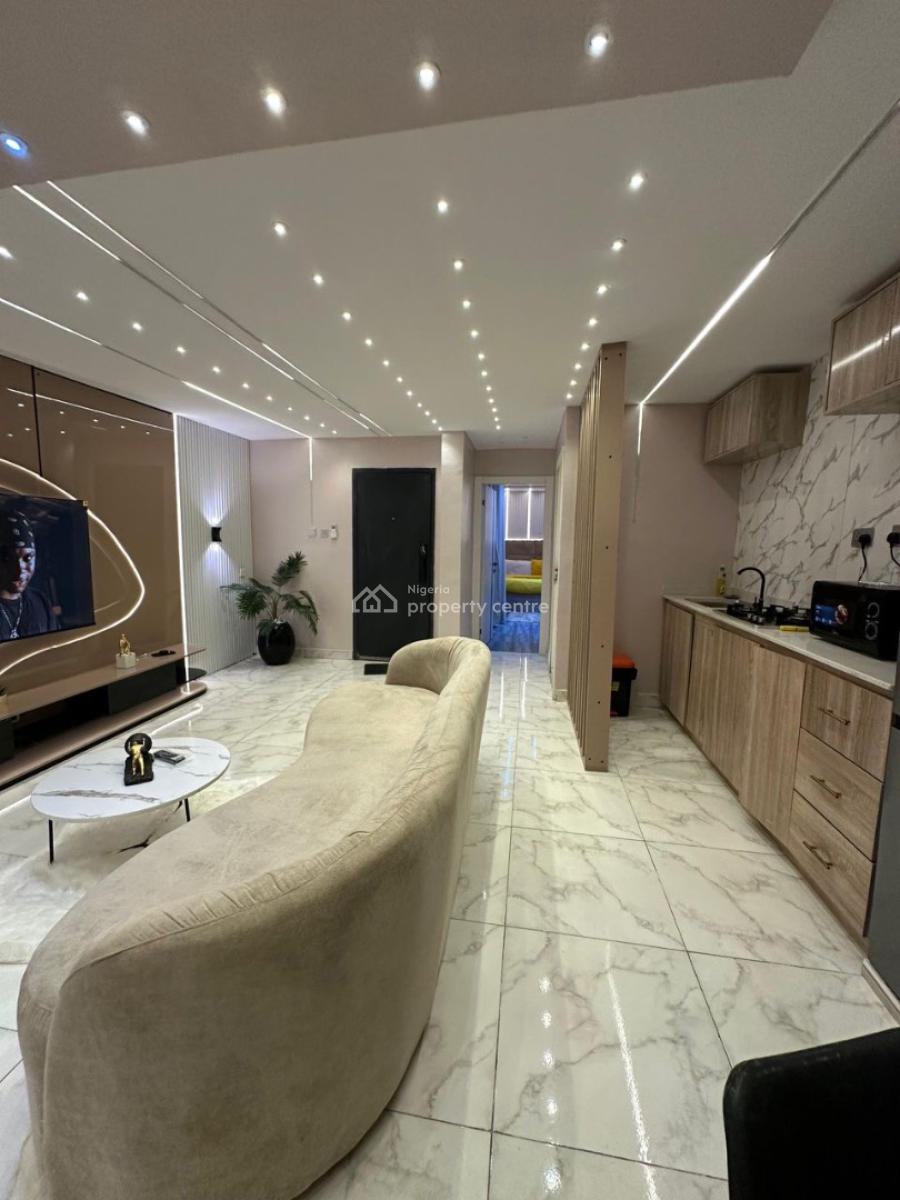 Luxury 1-bedroom Apartment in a Secured and Serene Estate at, Lekki Phase 1, Lekki, Lagos, Flat / Apartment Short Let