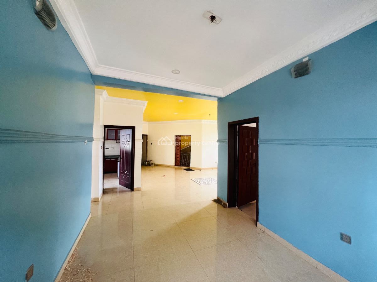 3 Bedroom Lovely Flats with Bq, Lekki Phase 1, Lekki Phase 2, Lekki, Lagos, Flat / Apartment for Rent