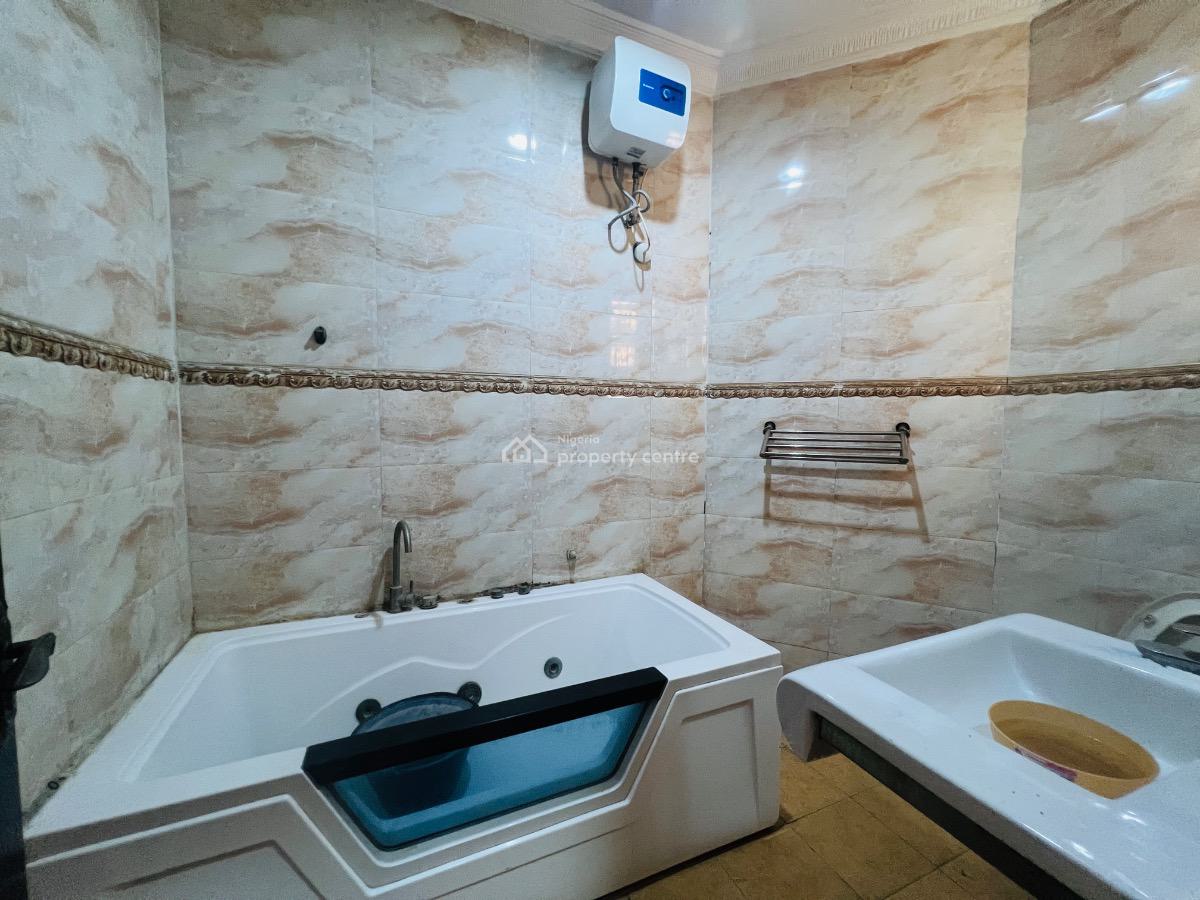 3 Bedroom Lovely Flats with Bq, Lekki Phase 1, Lekki Phase 2, Lekki, Lagos, Flat / Apartment for Rent