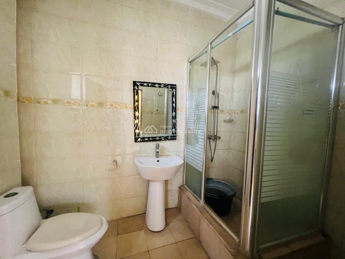 Neatly Used 3 Bedroom Apartment, Lekki Phase 1, Lekki Phase 1, Lekki, Lagos, Flat / Apartment for Rent