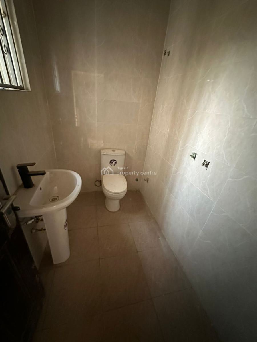 Luxurious 3 Bedroom Spacious Apartment ,ground Floor, Jahi, Abuja, Flat / Apartment for Sale