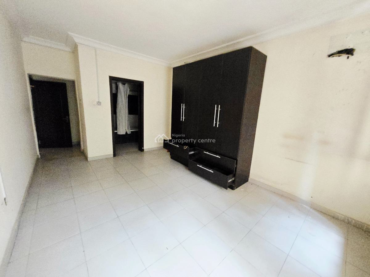 Massive 6 Bedroom Detached, Lekki Phase 1, Lekki, Lagos, Office Space for Rent