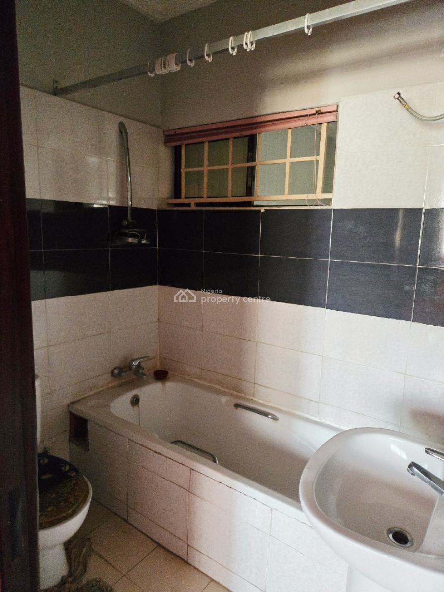 Massive 6 Bedroom Detached, Lekki Phase 1, Lekki, Lagos, Office Space for Rent