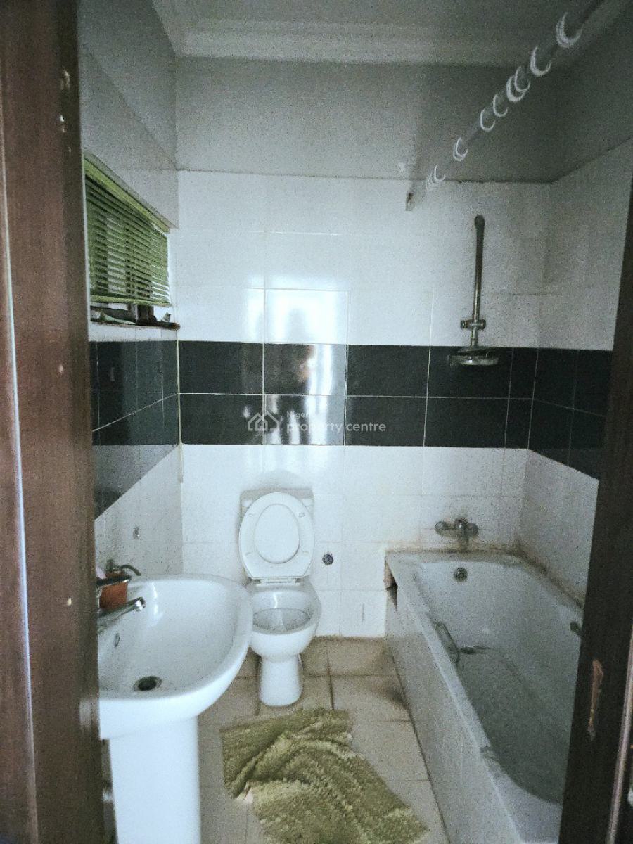 Massive 6 Bedroom Detached, Lekki Phase 1, Lekki, Lagos, Office Space for Rent