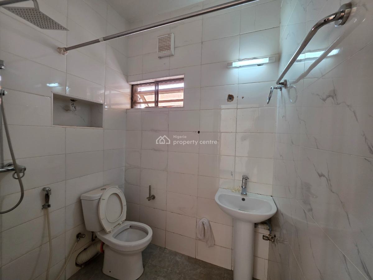 an Extremely Clean and Well Spacious 3-bedroom Flat with Bq, By America International School, Durumi, Abuja, Flat / Apartment for Rent