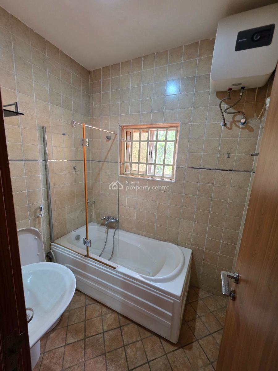 an Extremely Clean and Spacious 3-bedroom Flat, Maitama District, Abuja, Flat / Apartment for Rent