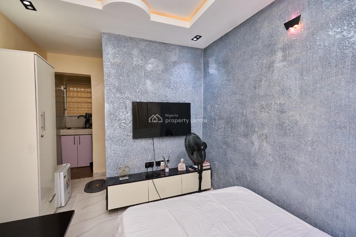 L&l Papaya Studio Apartment, Layi Otegbade Street, Pedro, Gbagada, Lagos, Self Contain (single Rooms) Short Let