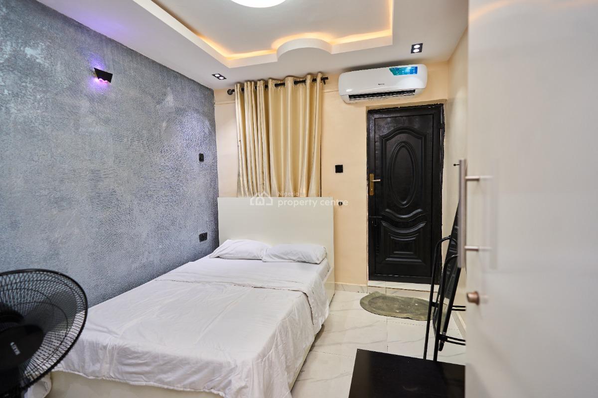 L&l Papaya Studio Apartment, Layi Otegbade Street, Pedro, Gbagada, Lagos, Self Contain (single Rooms) Short Let