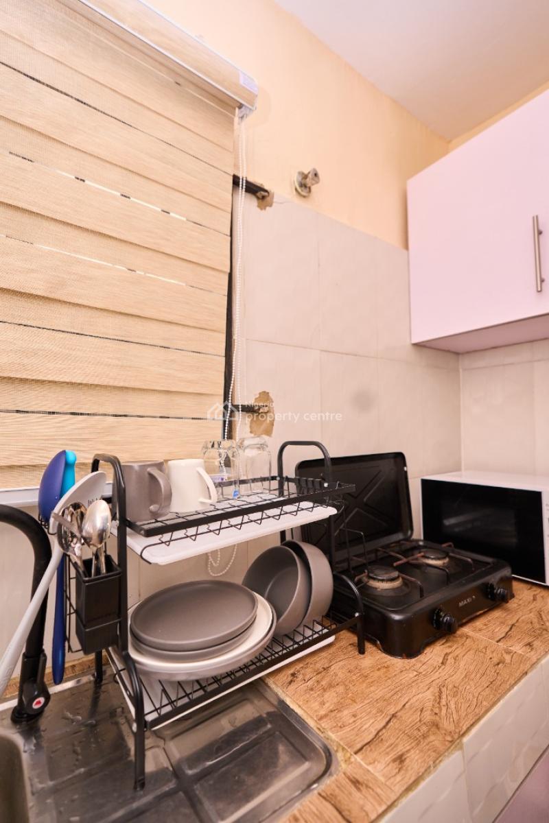 L&l Papaya Studio Apartment, Layi Otegbade Street, Pedro, Gbagada, Lagos, Self Contain (single Rooms) Short Let