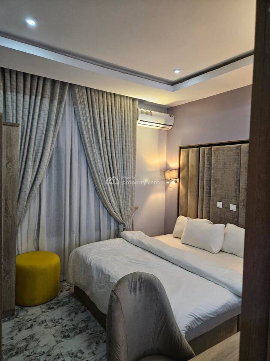 L & L Emerald Studio Apartment, Pedro, Gbagada, Lagos, Flat / Apartment Short Let
