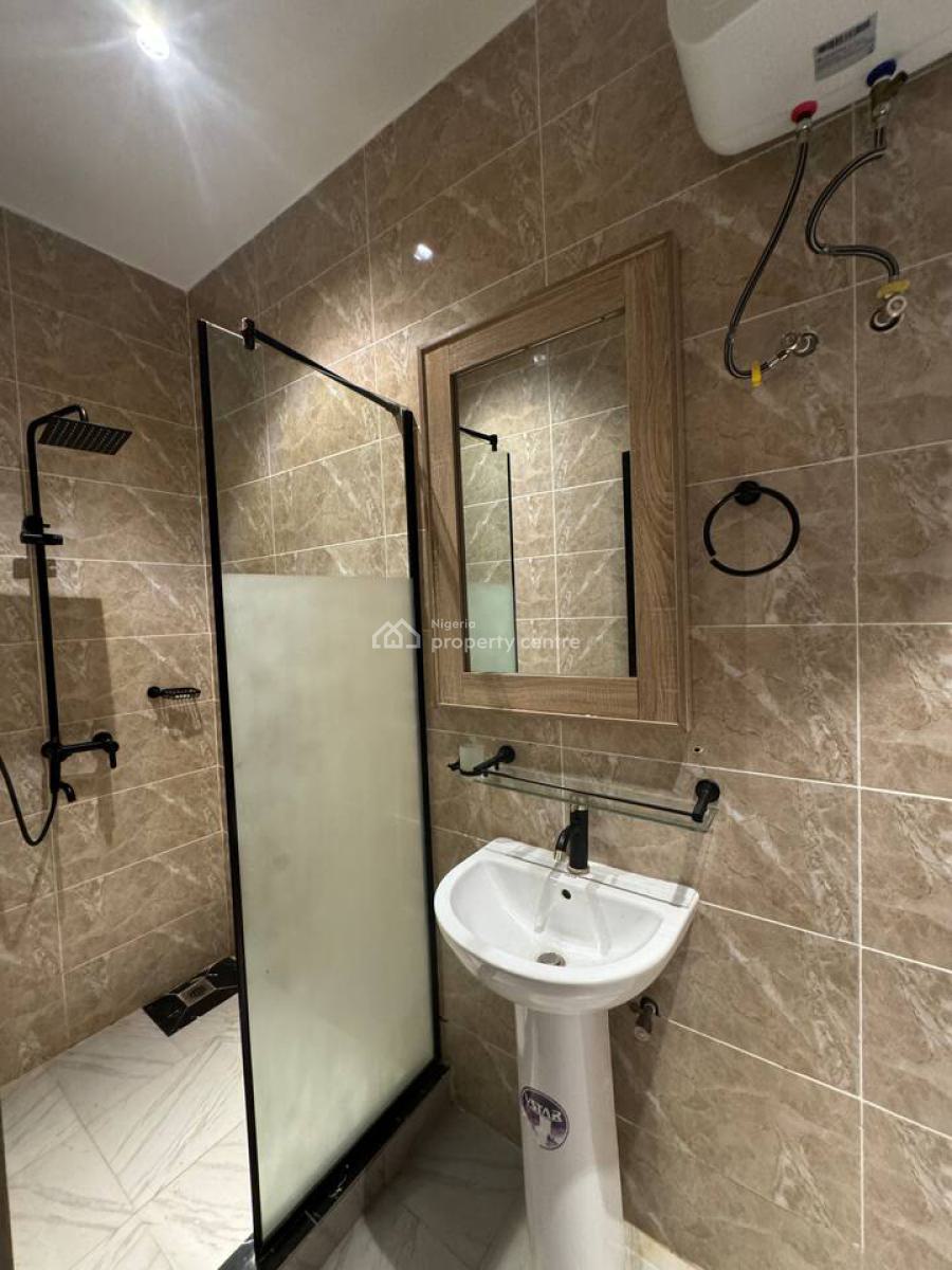 L & L Emerald Studio Apartment, Pedro, Gbagada, Lagos, Flat / Apartment Short Let