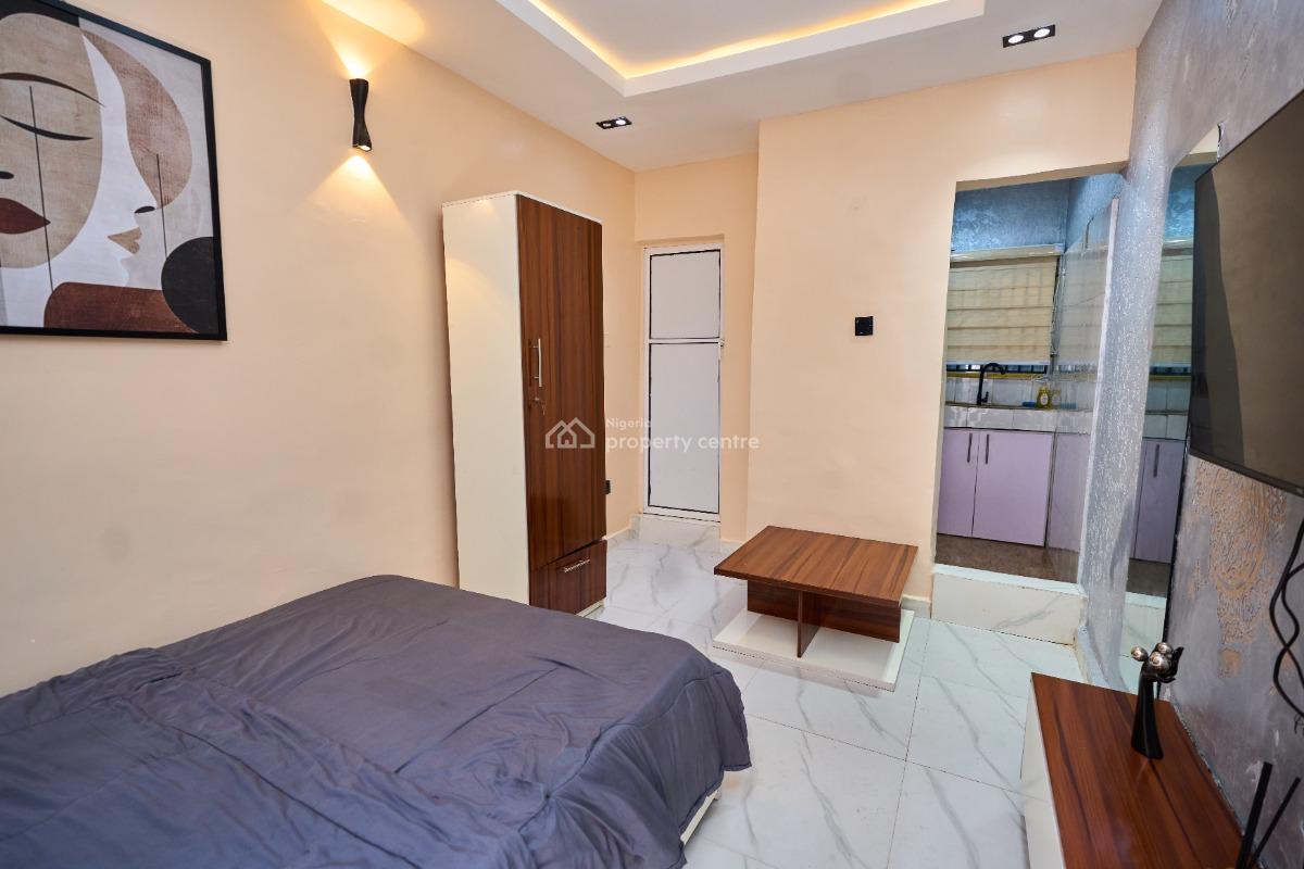 L & L Emerald Studio Apartment, Layi Otegbade Street, Pedro, Gbagada, Lagos, Flat / Apartment Short Let