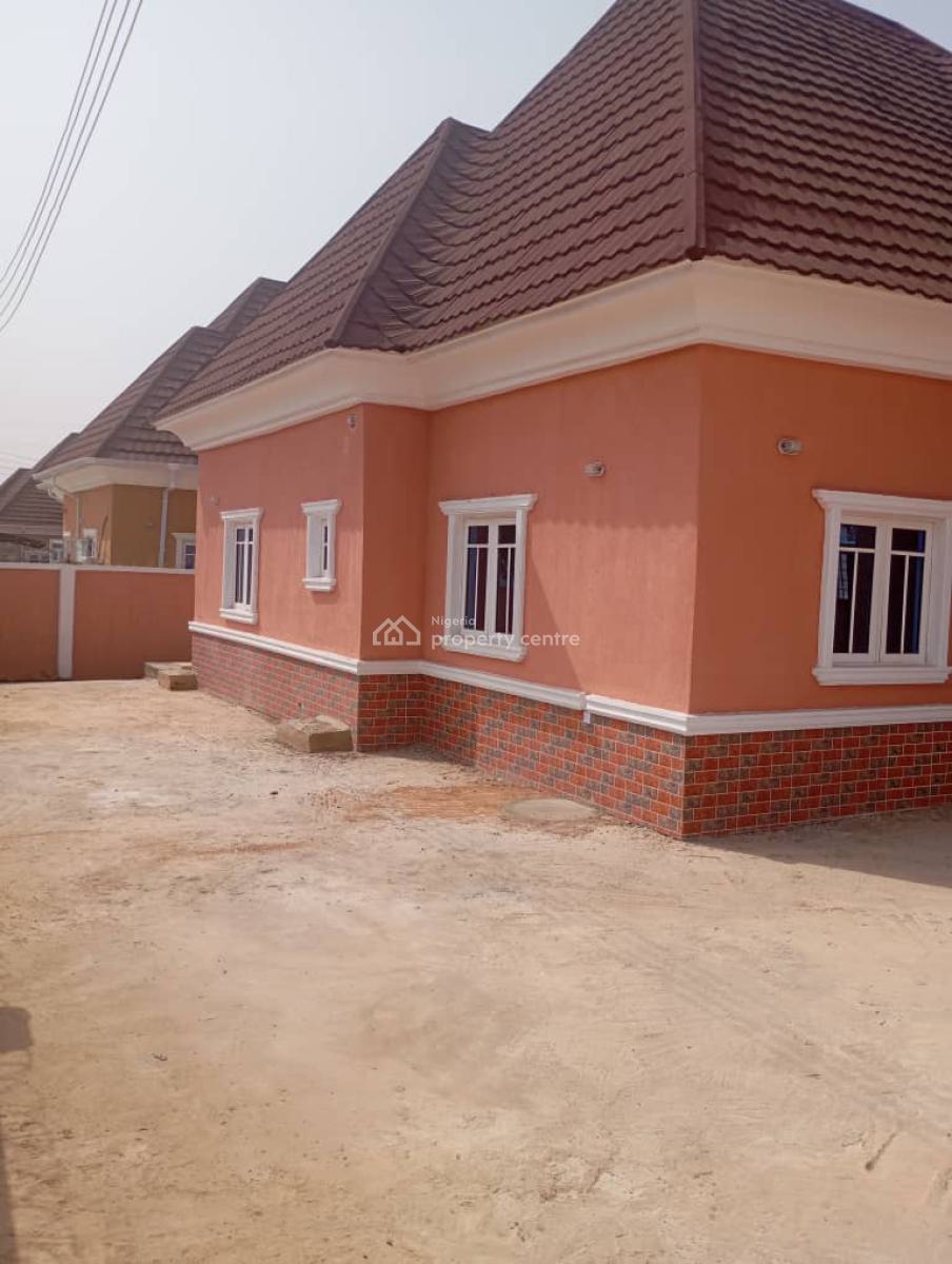 Brand New Spacious 3 Bedroom Bungalow, Phase 4, Kubwa, Abuja, Detached Bungalow for Sale
