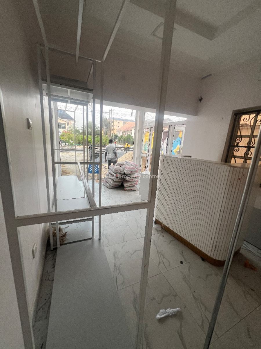 Shop Space Ground Floor Facing Road on Emmanuel Abimbola Cole Lekki, Emmanuel Abimbola Cole Lekki Phase 1, Lekki Phase 1, Lekki, Lagos, Shop for Rent