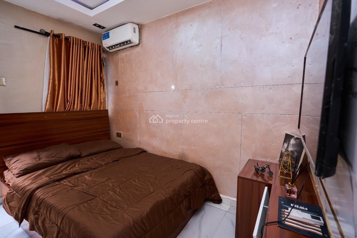 L & L Paris Studio Apartment, Layi Otegbade Street, Pedro, Gbagada, Lagos, Flat / Apartment Short Let