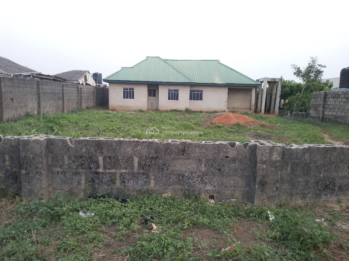 3 Bedroom Bungalow, Agunfoye Off Bayeku Road, Igbogbo, Ikorodu, Lagos, Detached Bungalow for Sale