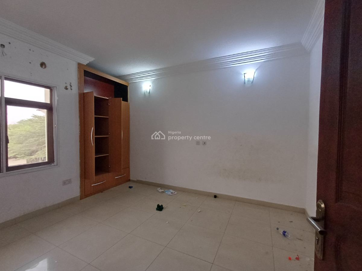 Corporate 3 Bedroom Flat on The Second Floor, Utako, Abuja, Flat / Apartment for Rent