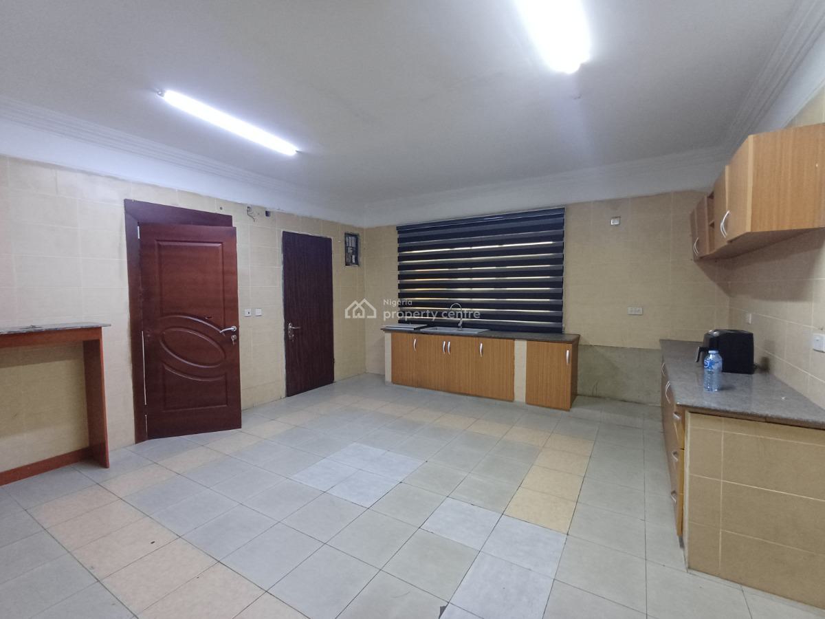 Corporate 3 Bedroom Flat on The Second Floor, Utako, Abuja, Flat / Apartment for Rent