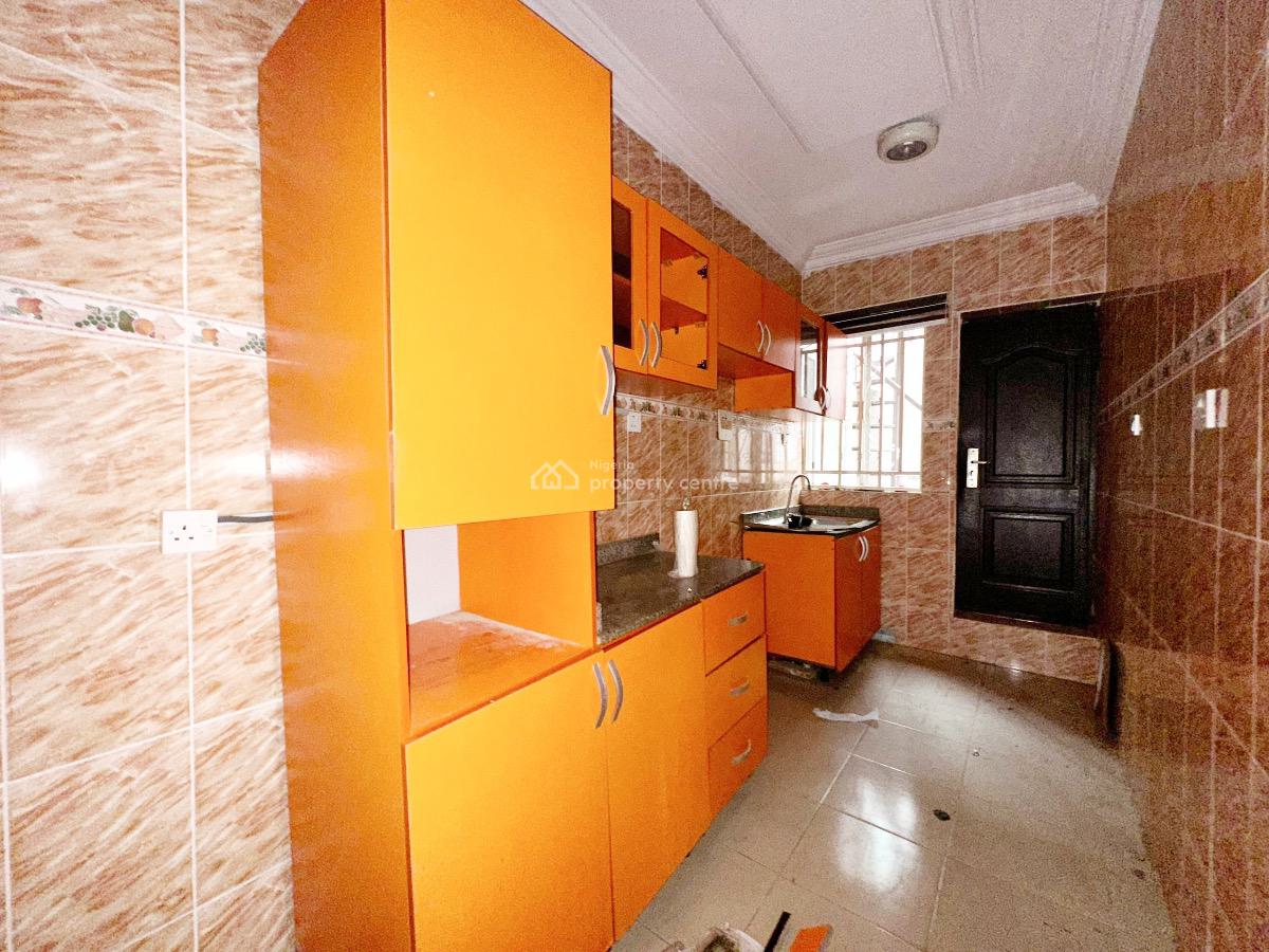 Luxury 3 Bedroom Apartment, Gra Phase 1, Magodo, Lagos, Flat / Apartment for Rent