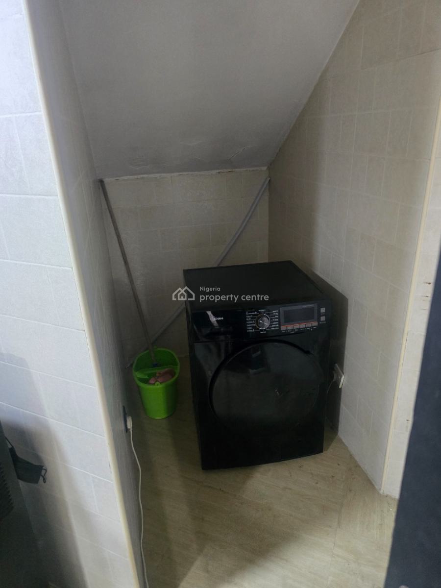 Fully Serviced 1-bedroom Flat Apartment Available, Off Admiralty Road, Lekki Phase 1, Lekki, Lagos, Flat / Apartment for Rent