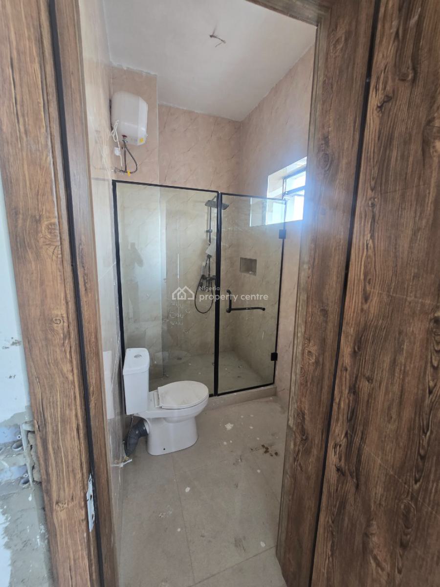 Newly Built Service 3-bedroom Luxury Penthouse Plus 2 Rooms Bq Availab, Off Admiralty Road, Lekki Phase 1, Lekki, Lagos, Flat / Apartment for Sale