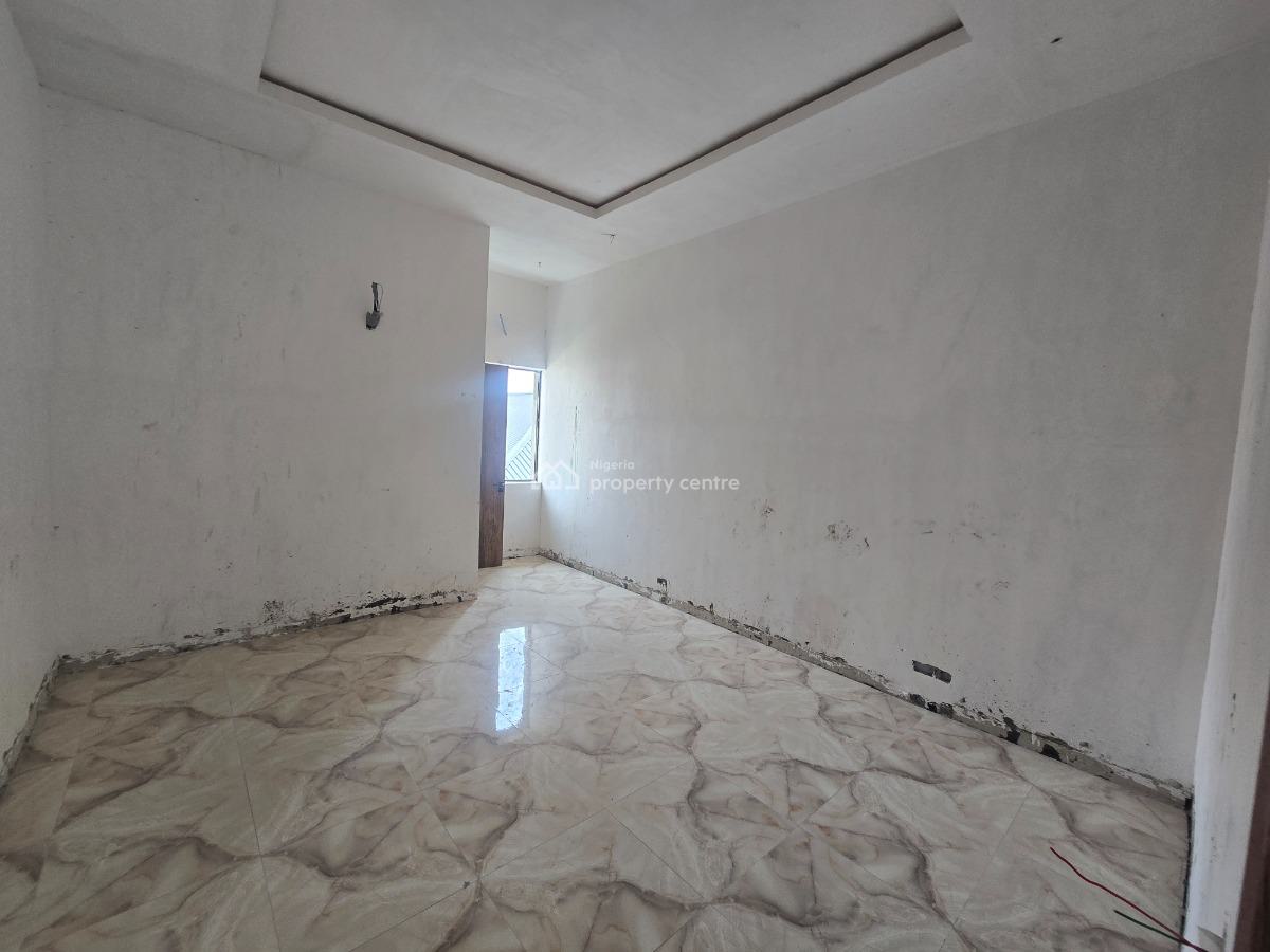 Newly Built Service 3-bedroom Luxury Penthouse Plus 2 Rooms Bq Availab, Off Admiralty Road, Lekki Phase 1, Lekki, Lagos, Flat / Apartment for Sale