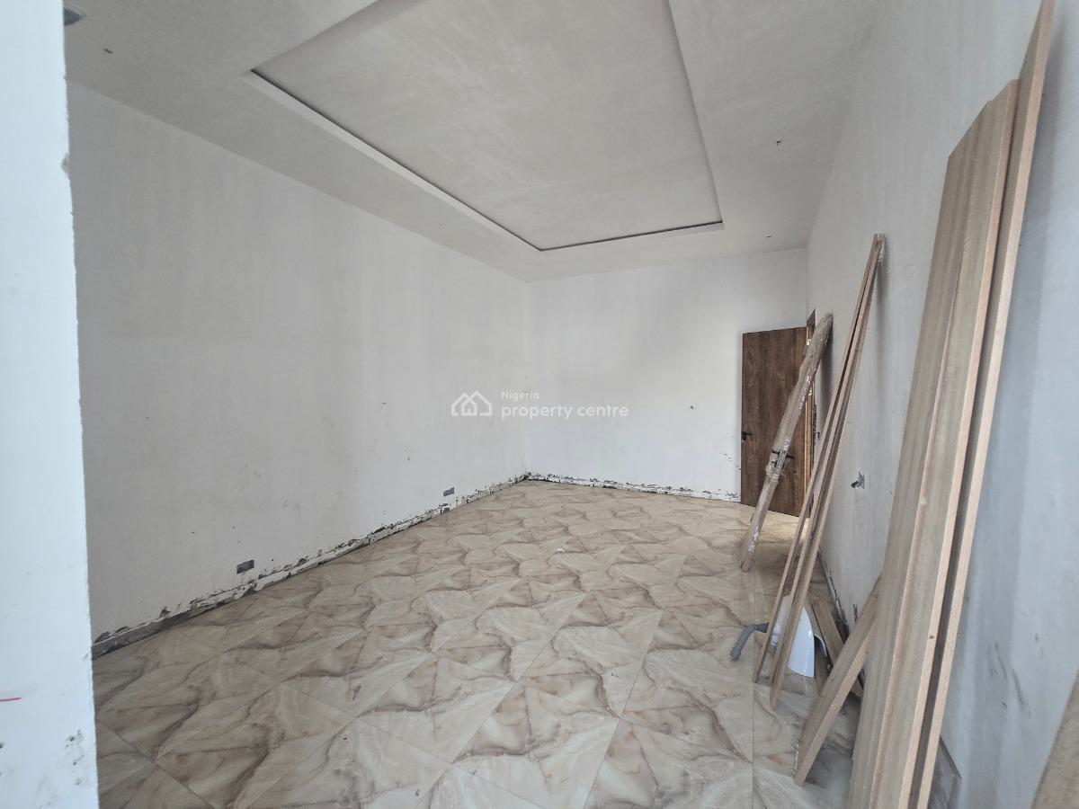 Newly Built Service 3-bedroom Luxury Penthouse Plus 2 Rooms Bq Availab, Off Admiralty Road, Lekki Phase 1, Lekki, Lagos, Flat / Apartment for Sale